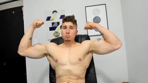 Snapshot of lyonel15 chatting on 01.02.25 Lyonel online show from 01.02.25