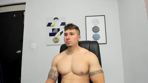 Snapshot of lyonel15 chatting on 01.06.25 Lyonel online show from 01.06.25