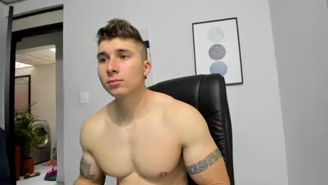 Snapshot of lyonel15 chatting on 03.04.25 Lyonel online show from 03.04.25