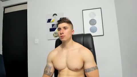 Snapshot of lyonel15 chatting on 03.04.25 Lyonel online show from 03.04.25