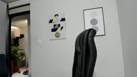 Snapshot of lyonel15 chatting on 03.05.25 Lyonel online show from 03.05.25