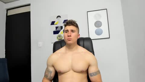 Snapshot of lyonel15 chatting on 03.07.25 Lyonel online show from 03.07.25