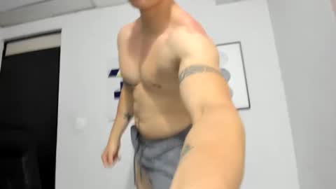 Snapshot of lyonel15 chatting on 03.08.25 Lyonel online show from 03.08.25