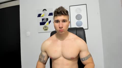 Snapshot of lyonel15 chatting on 03.11.25 Lyonel online show from 03.11.25