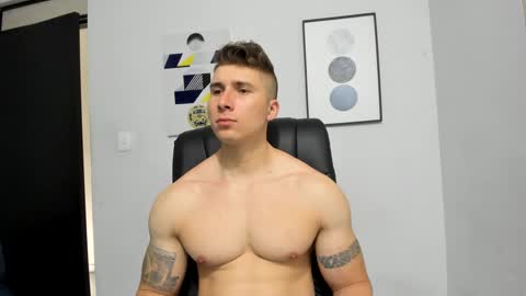 Snapshot of lyonel15 chatting on 03.11.25 Lyonel online show from 03.11.25