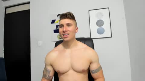 Snapshot of lyonel15 chatting on 03.11.25 Lyonel online show from 03.11.25