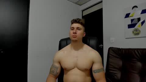 Snapshot of lyonel15 chatting on 10.23.25 Lyonel online show from 10.23.25