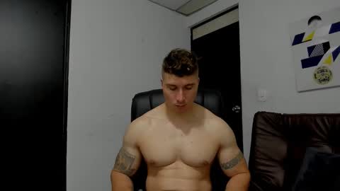 Snapshot of lyonel15 chatting on 10.27.25 Lyonel online show from 10.27.25