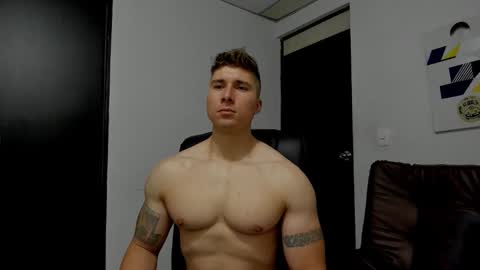 Snapshot of lyonel15 chatting on 10.27.25 Lyonel online show from 10.27.25