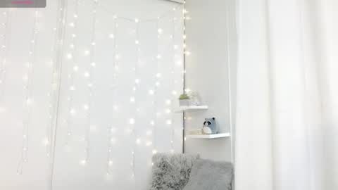 Lyra Rose online show from 02.12.26