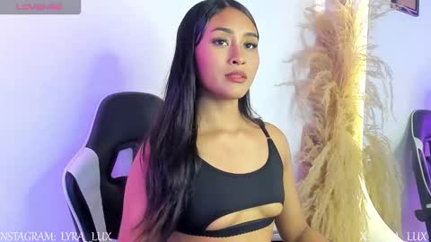 lyralux10 online show from 11.18.25