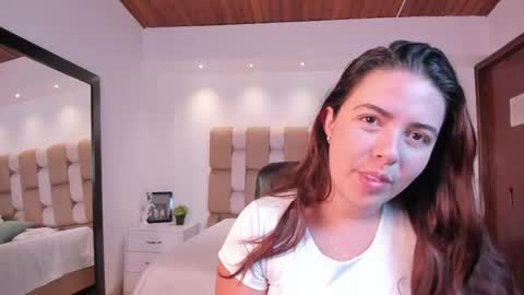 Snapshot of lyssa_muller chatting on 10.08.25 Lyssa Everyday From 0700 to 1630 Col Time online show from 10.08.25