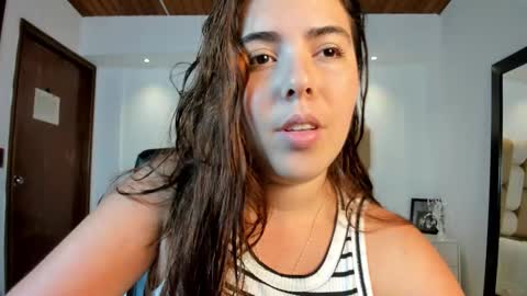 Snapshot of lyssa_muller chatting on 11.06.25 Lyssa Everyday From 0700 to 1630 Col Time online show from 11.06.25