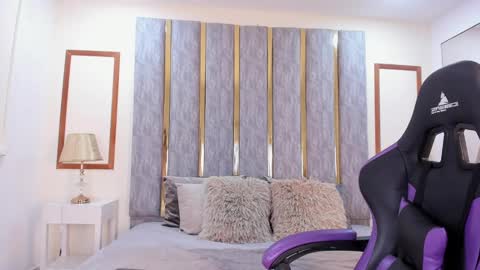 Lizzy smith  online show from 03.11.25