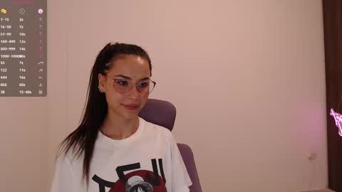 Snapshot of lzzyink chatting on 10.16.25 lzzyink online show from 10.16.25