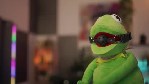 Snapshot of m1agarand chatting on 10.04.25 M1A Dddy online show from 10.04.25