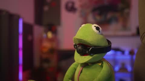 Snapshot of m1agarand chatting on 11.06.25 M1A Dddy online show from 11.06.25