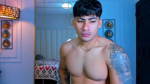 Snapshot of m1chaelx_ chatting on 11.05.25 MICHAEL online show from 11.05.25