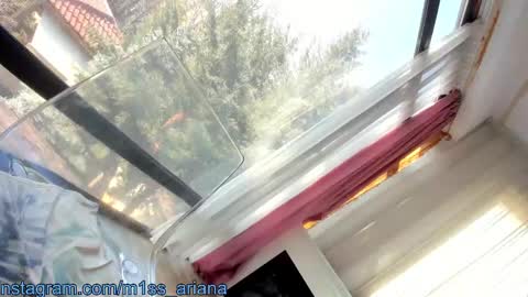 Snapshot of m1ss_ariana chatting on 02.09.25 Ariana online show from 02.09.25