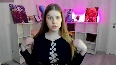 Snapshot of m1ss_wendy chatting on 02.18.26 Amber online show from 02.18.26