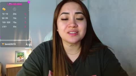 Snapshot of m33li chatting on 12.14.24 Meli online show from 12.14.24