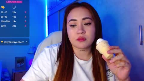 Snapshot of m33li chatting on 02.07.25 Meli online show from 02.07.25