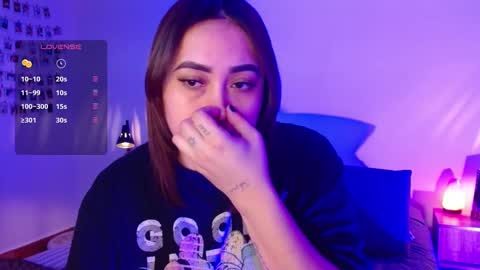 Snapshot of m33li chatting on 10.26.25 Meli online show from 10.26.25