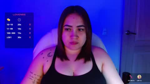 Snapshot of m33li chatting on 10.31.25 Meli online show from 10.31.25