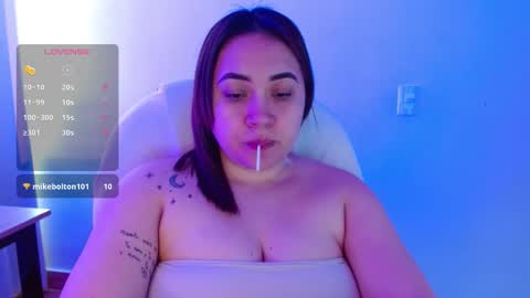 Snapshot of m33li chatting on 11.08.25 Meli online show from 11.08.25