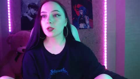 Snapshot of m_e_l_i_s_s_a_ chatting on 11.14.25 Melissa online show from 11.14.25