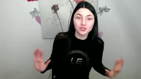 Snapshot of m_i_k_i_ chatting on 02.20.26 m_i_k_i_ online show from 02.20.26