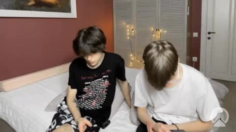 Snapshot of m_s_a_ chatting on 10.25.25 Michael and Kai online show from 10.25.25