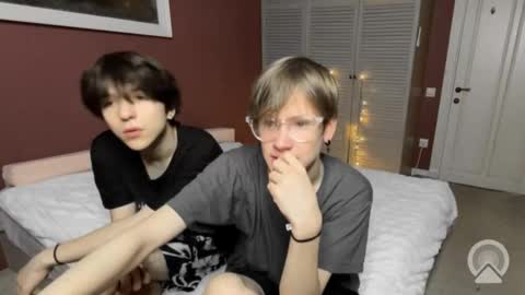 Snapshot of m_s_a_ chatting on 10.27.25 Michael and Kai online show from 10.27.25