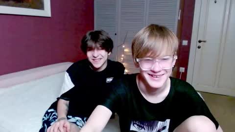 Snapshot of m_s_a_ chatting on 10.28.25 Michael and Kai online show from 10.28.25