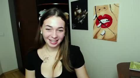 Snapshot of m_vikki chatting on 12.24.24 Vikki online show from 12.24.24