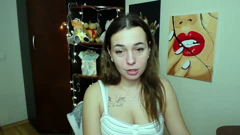 Snapshot of m_vikki chatting on 01.19.25 Vikki online show from 01.19.25