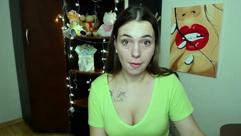 Snapshot of m_vikki chatting on 01.23.25 Vikki online show from 01.23.25