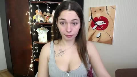 Snapshot of m_vikki chatting on 03.07.25 Vikki online show from 03.07.25