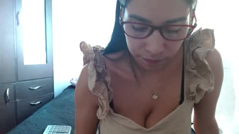 maaddy_thompson online show from 02.12.26