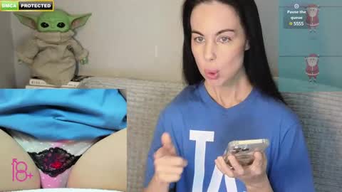 Snapshot of mabuhay_girl chatting on 01.11.25 You let people into your sea and they kill your fish online show from 01.11.25