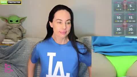 Snapshot of mabuhay_girl chatting on 01.19.25 You let people into your sea and they kill your fish online show from 01.19.25