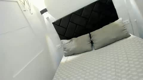 Snapshot of mabuhay_lyn chatting on 11.05.25 mabuhay_lyn online show from 11.05.25