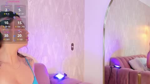 Snapshot of maca_bloom chatting on 10.02.25 Maca online show from 10.02.25