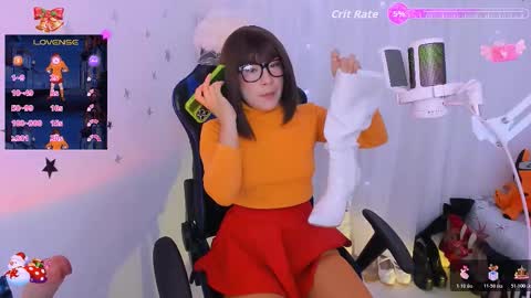 MacarenaIndependent model  online show from 11.26.25