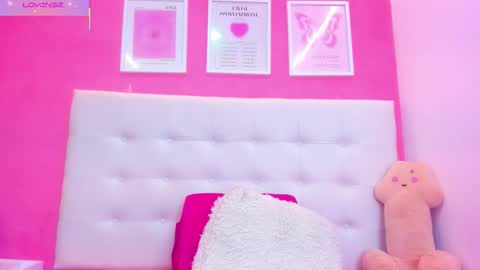 macarena_05_ online show from 12.23.25