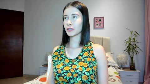 Snapshot of macarena_vallejo_ chatting on 01.29.25 Macarena online show from 01.29.25