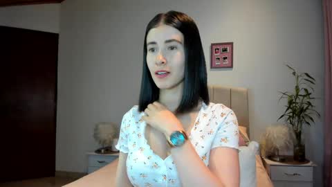 Snapshot of macarena_vallejo_ chatting on 02.25.25 Macarena online show from 02.25.25
