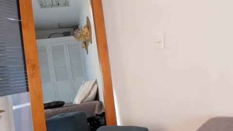 Macarena  online show from 10.08.25