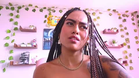 Snapshot of macey_hairy chatting on 12.06.24 Macey Elliot Modelo Independiente online show from 12.06.24