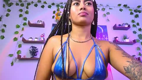 Snapshot of macey_hairy chatting on 12.10.24 Macey Elliot Modelo Independiente online show from 12.10.24